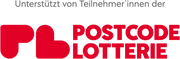 Logo der Postcode Lotterie mit dem Text 'Unterstützt von Teilnehmer*innen der' und dem roten PL-Herz-Symbol